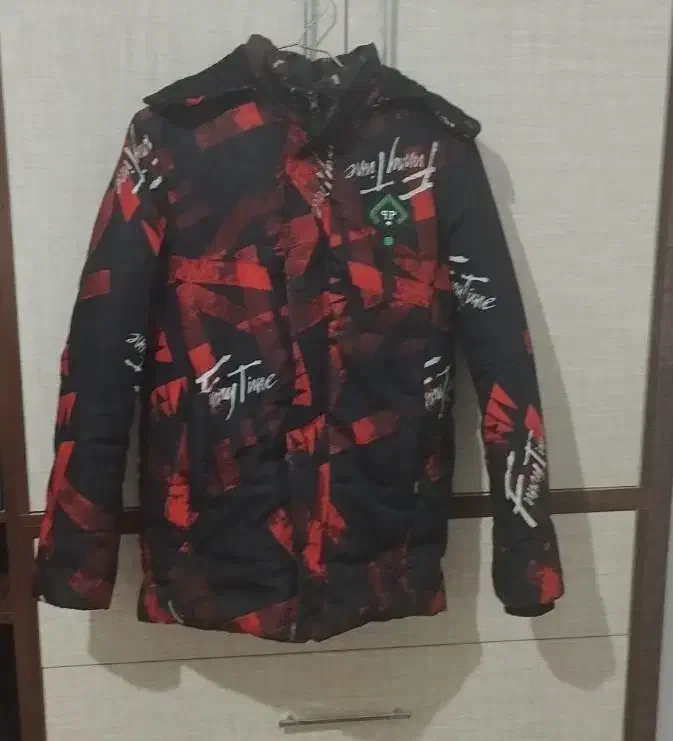 کاپشن نو نو|لباس|نیشابور, مازول|دیوار