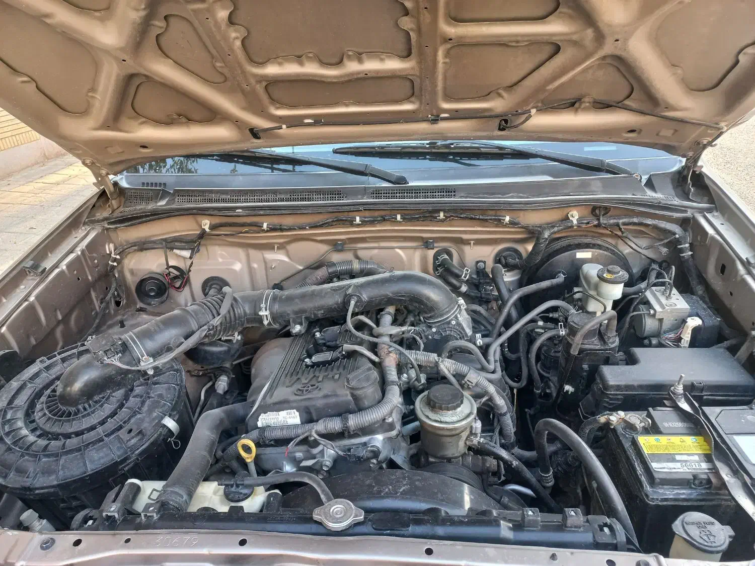 تویوتا هایلوکس مدل ۲۰۱۰ کم کار|خودرو سواری و وانت|شیراز, درکی|دیوار