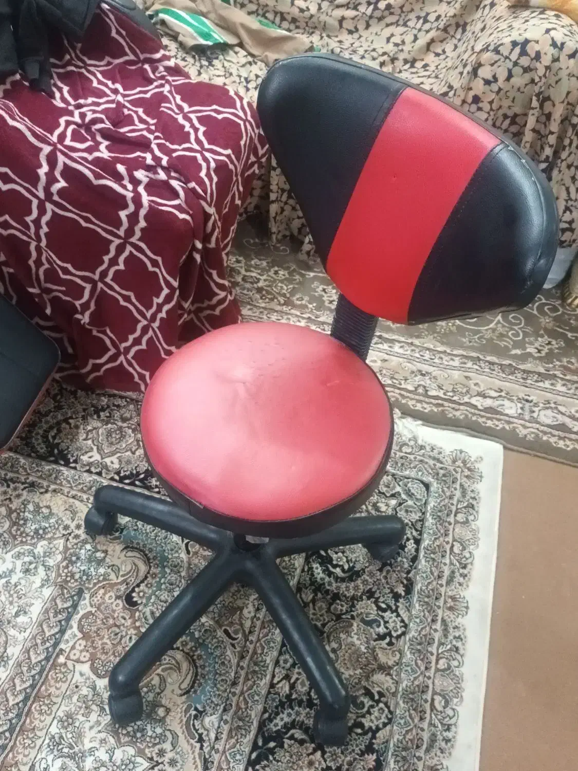 صندلی|آرایشگاه و سالنهای زیبایی|قم, تولید دارو و یخچال|دیوار