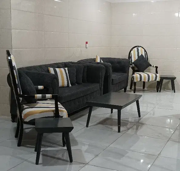 مبلمان و یک میز و دو عدد عسلی|مبلمان خانگی و میز عسلی|خرمآباد, |دیوار