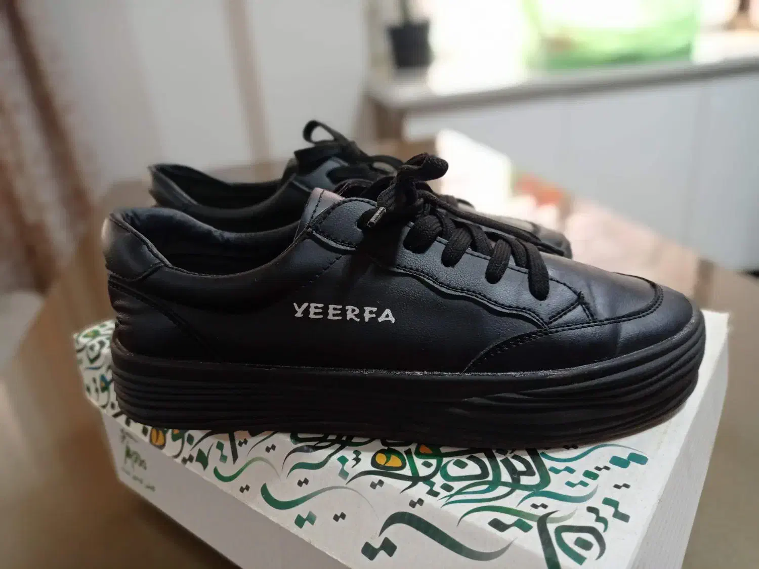 ۳ جفت کفش مشکی سایز ۳۹ کالج بوت ونس کتونی|کیف، کفش، کمربند|رشت, هلال احمر|دیوار