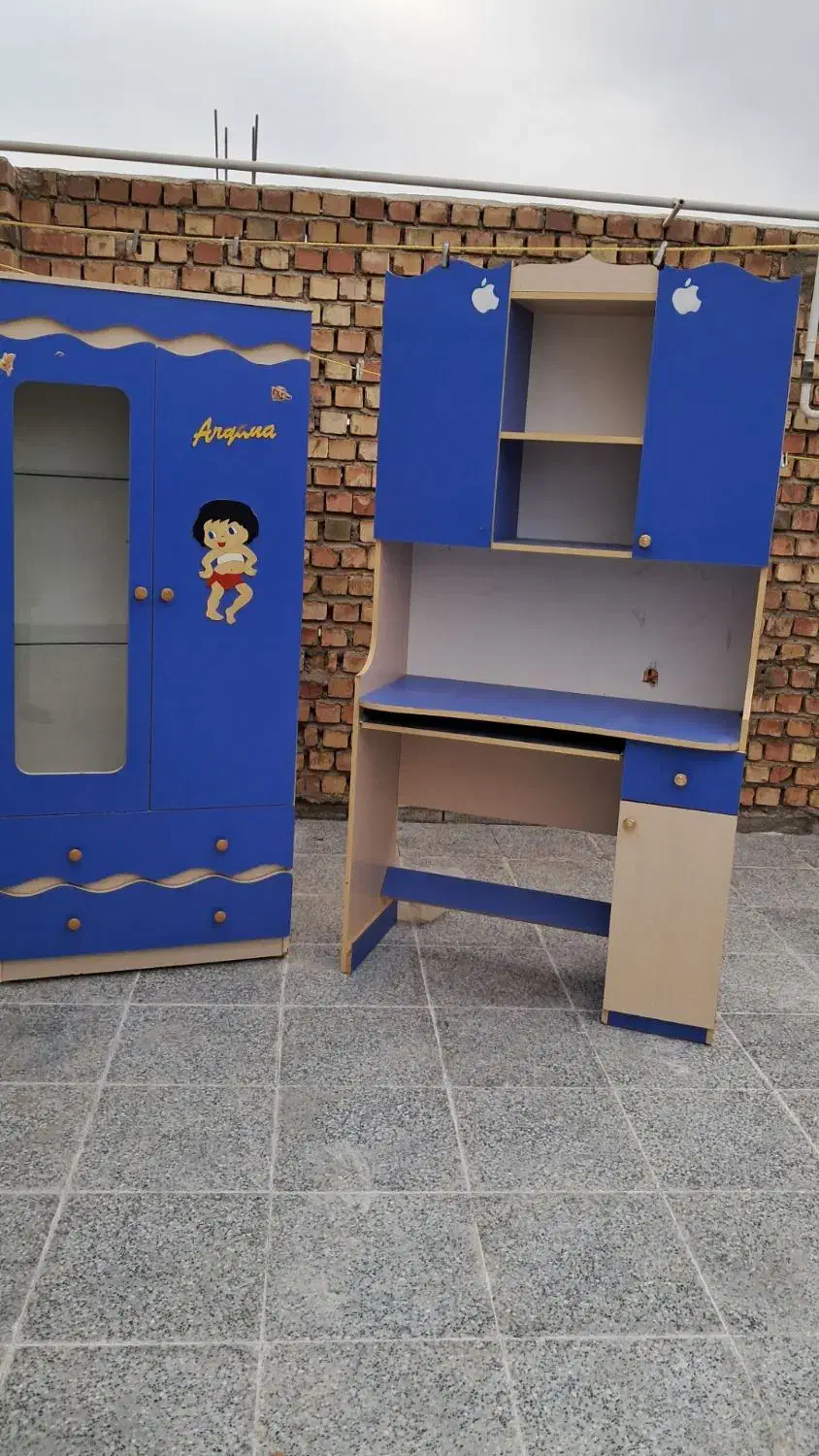 فروش میز کامپیوتر و کمد لباسی|جاکفشی، کمد، دراور|زرند, |دیوار