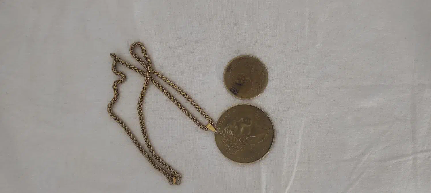 سکه قدیمی|کلکسیون اشیاء عتیقه|بردسکن, |دیوار