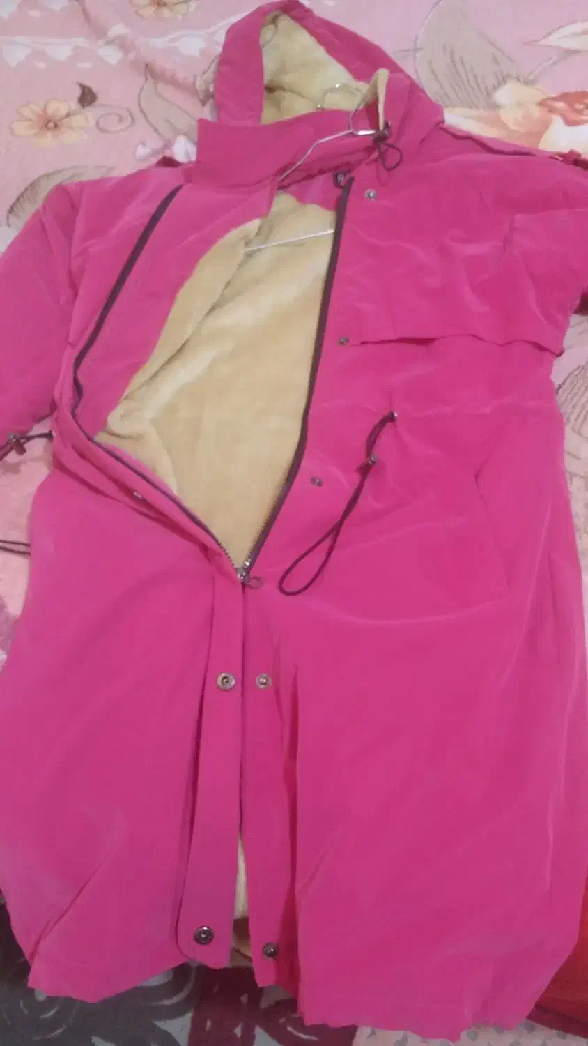 کاپشن|لباس|فردوسیه, |دیوار