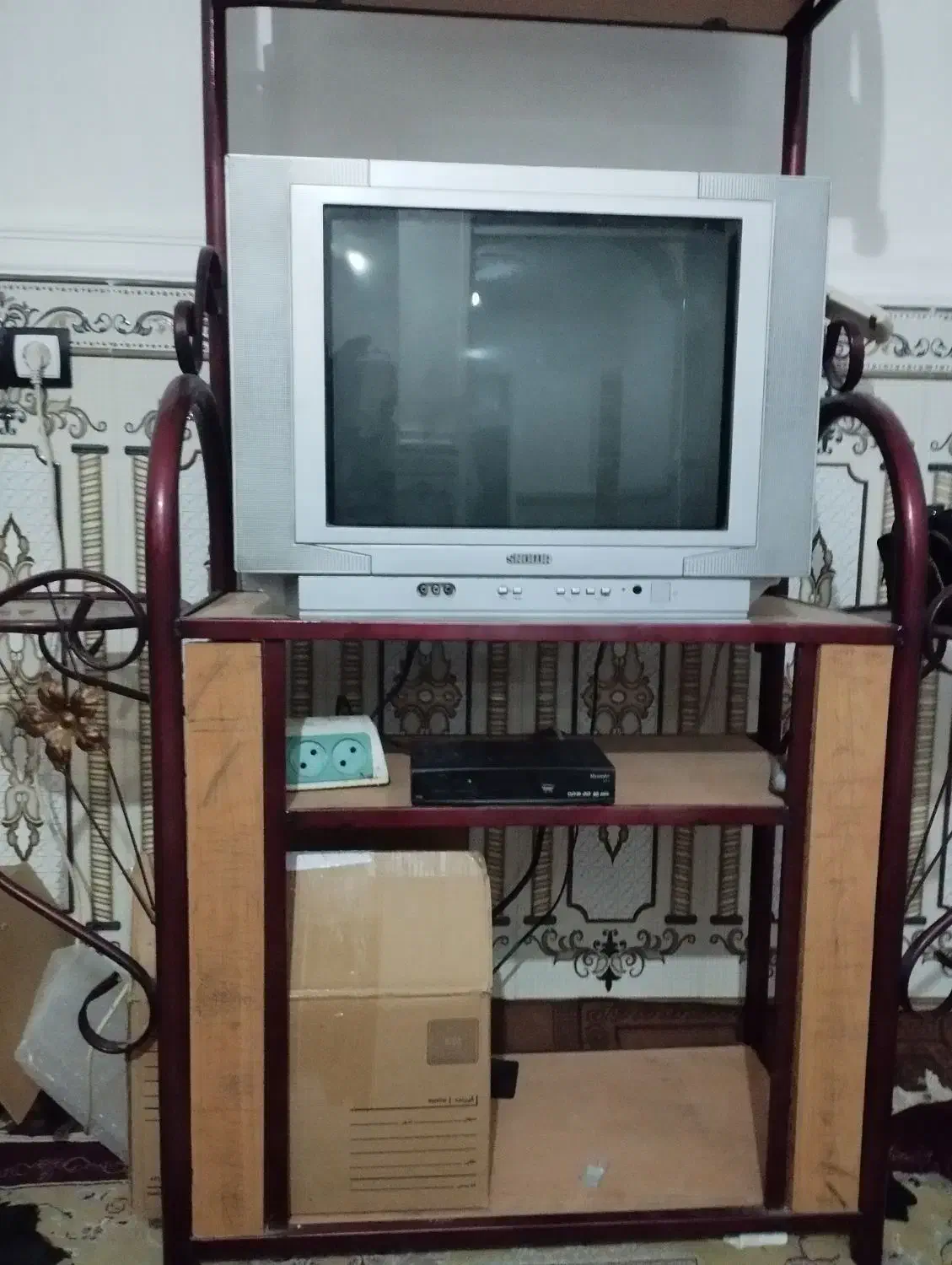 تاویزیون ۲۱اینچ اسنوا درحدنوبفروش میرسد|تلویزیون و پروژکتور|کهنوج, |دیوار