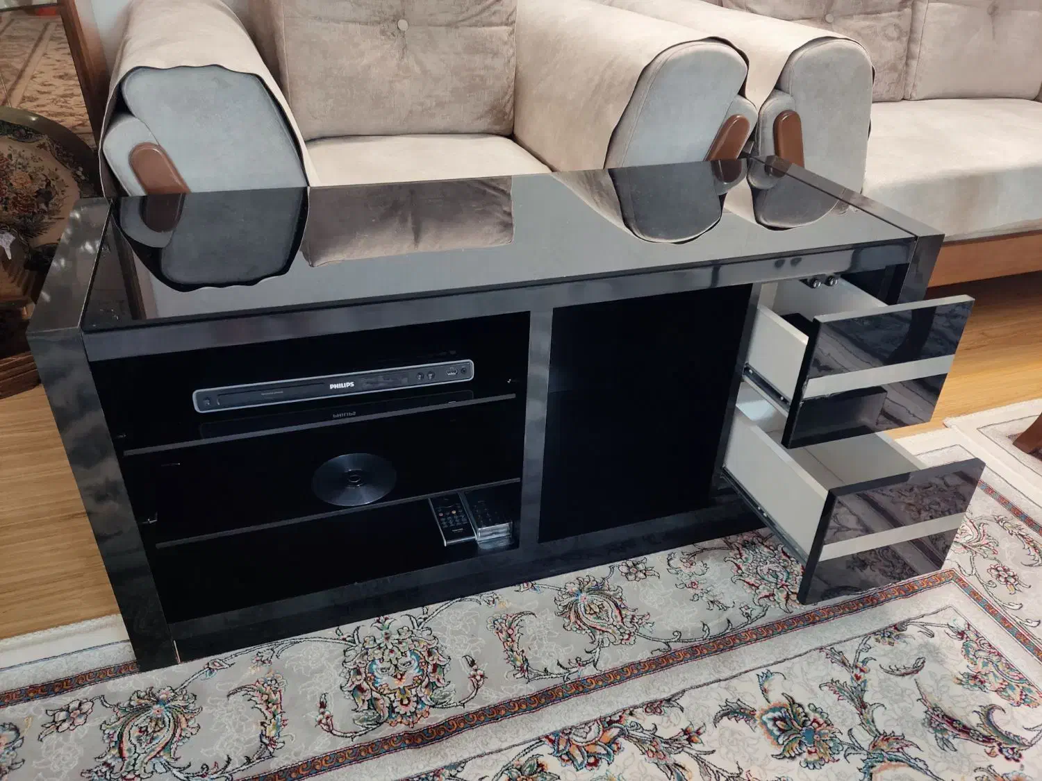 میز تلویزیون ام دی اف|میز تلویزیون|اندیشه, اندیشه فاز ۴|دیوار