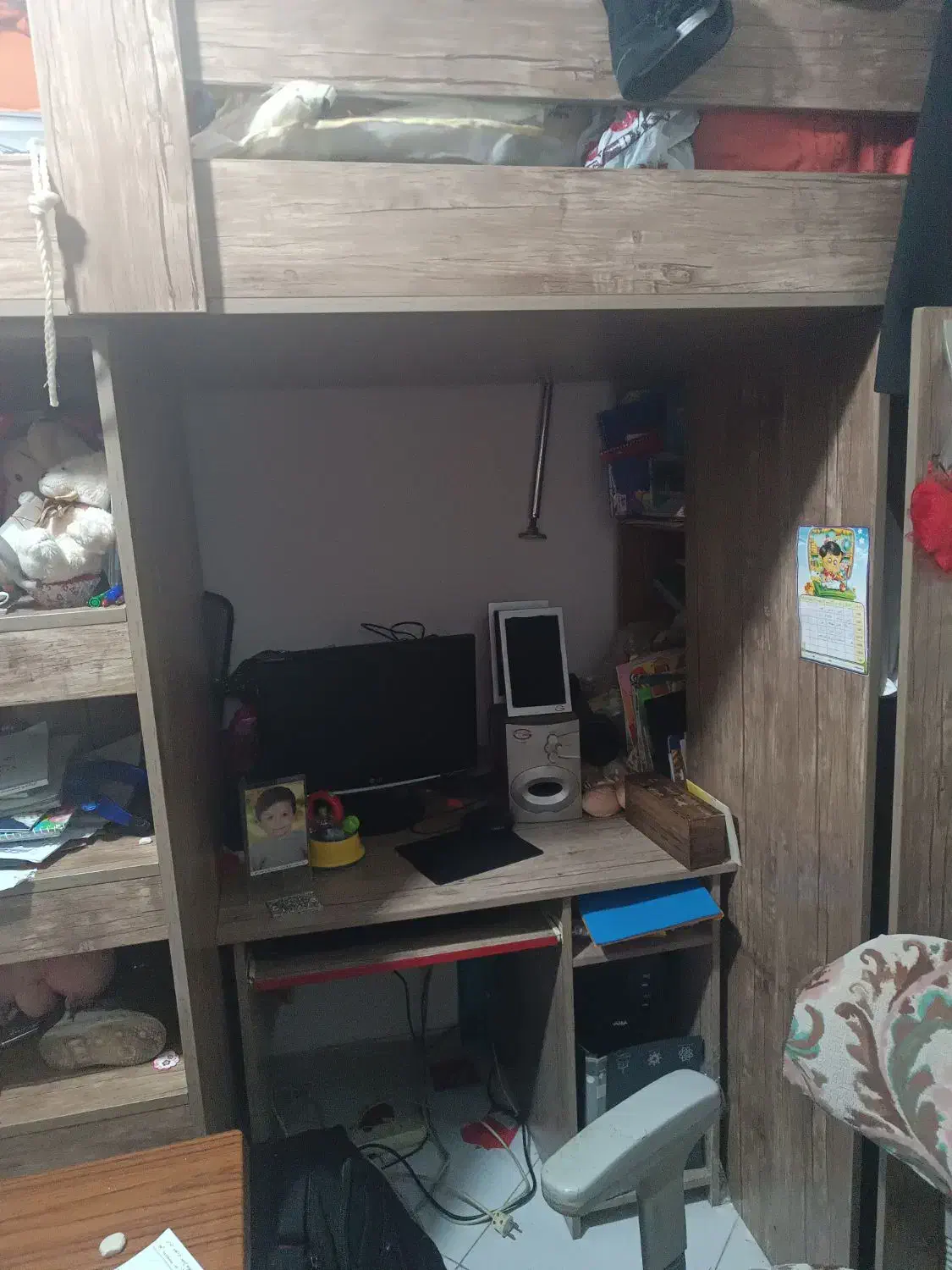 کمد نوجوان باتخت ومیز|تخت و سرویس خواب|فردیس, شهرک شهید حسینی|دیوار