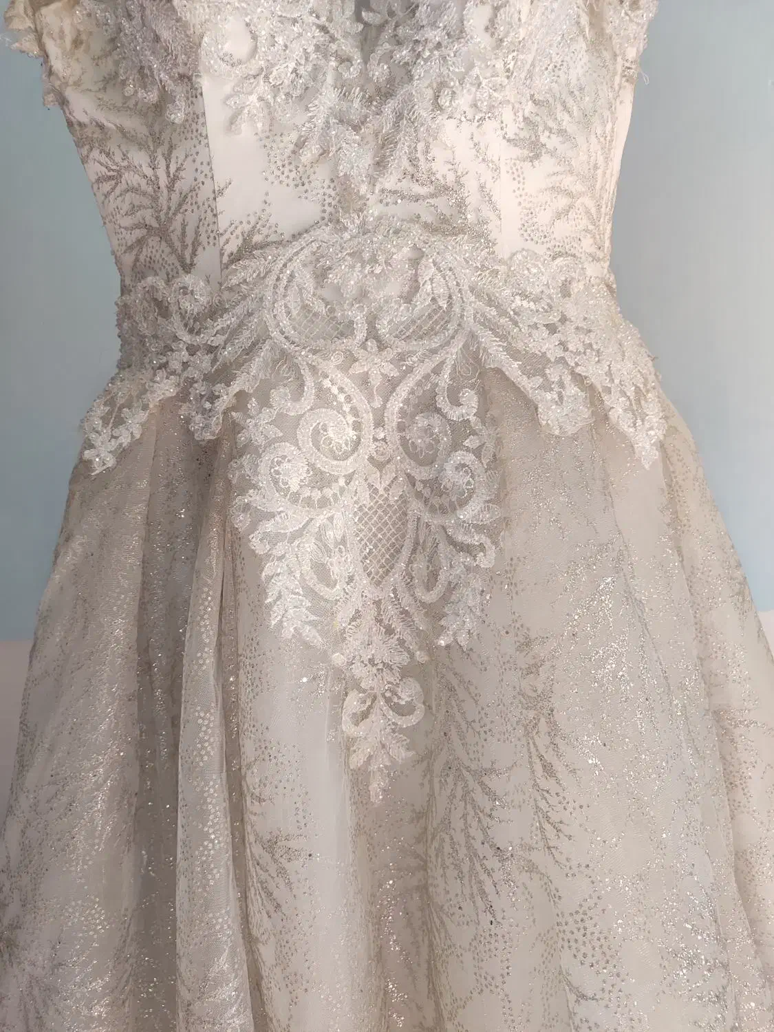 لباس عروس|لباس|کبودرآهنگ, |دیوار