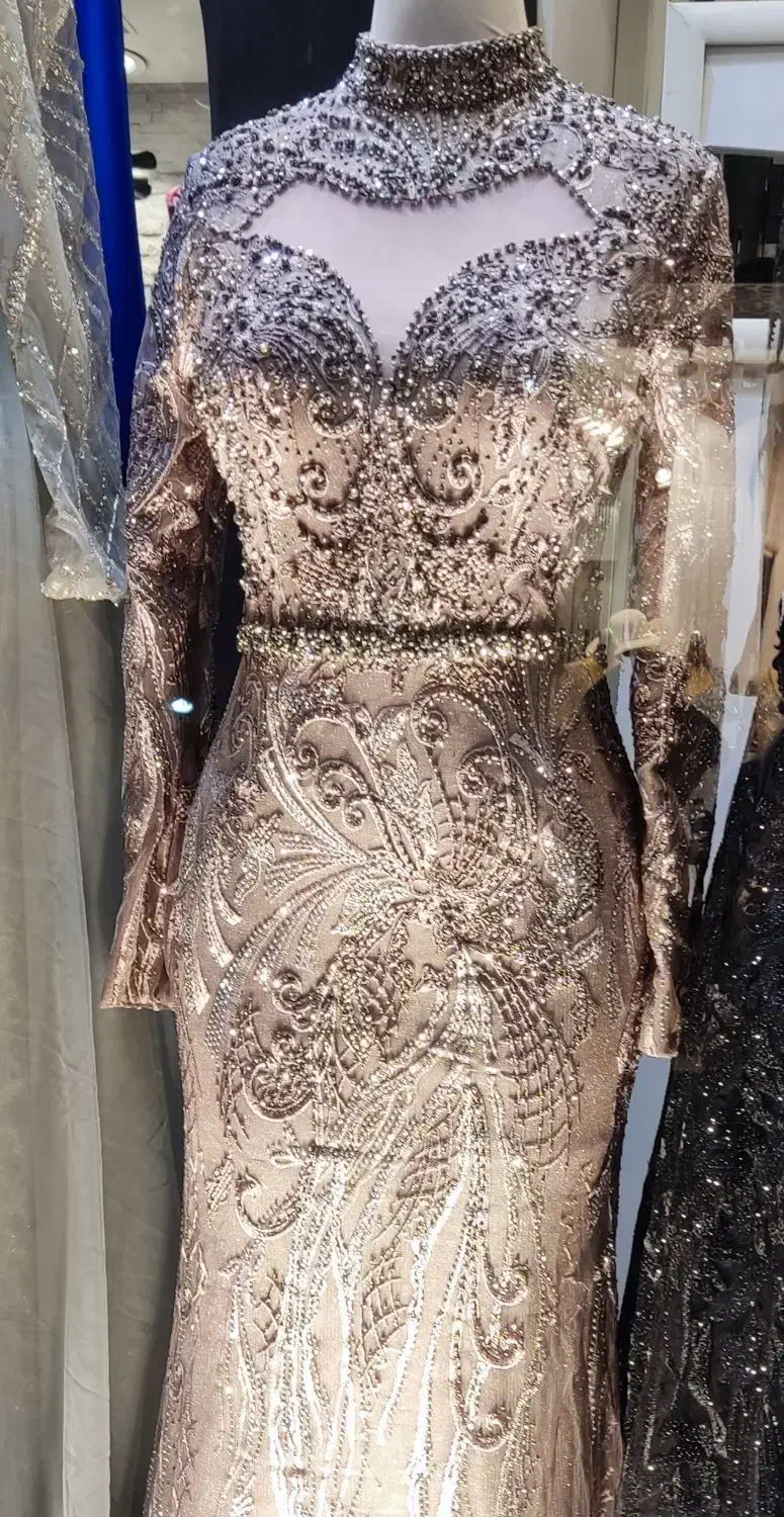 لباس مجلسی|لباس|رودهن, |دیوار