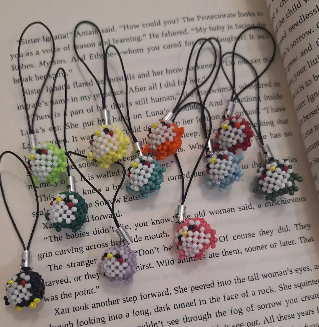 منجوق بافی - انواع گردنبند و دستبند و ...|بدلیجات|تبریز, |دیوار