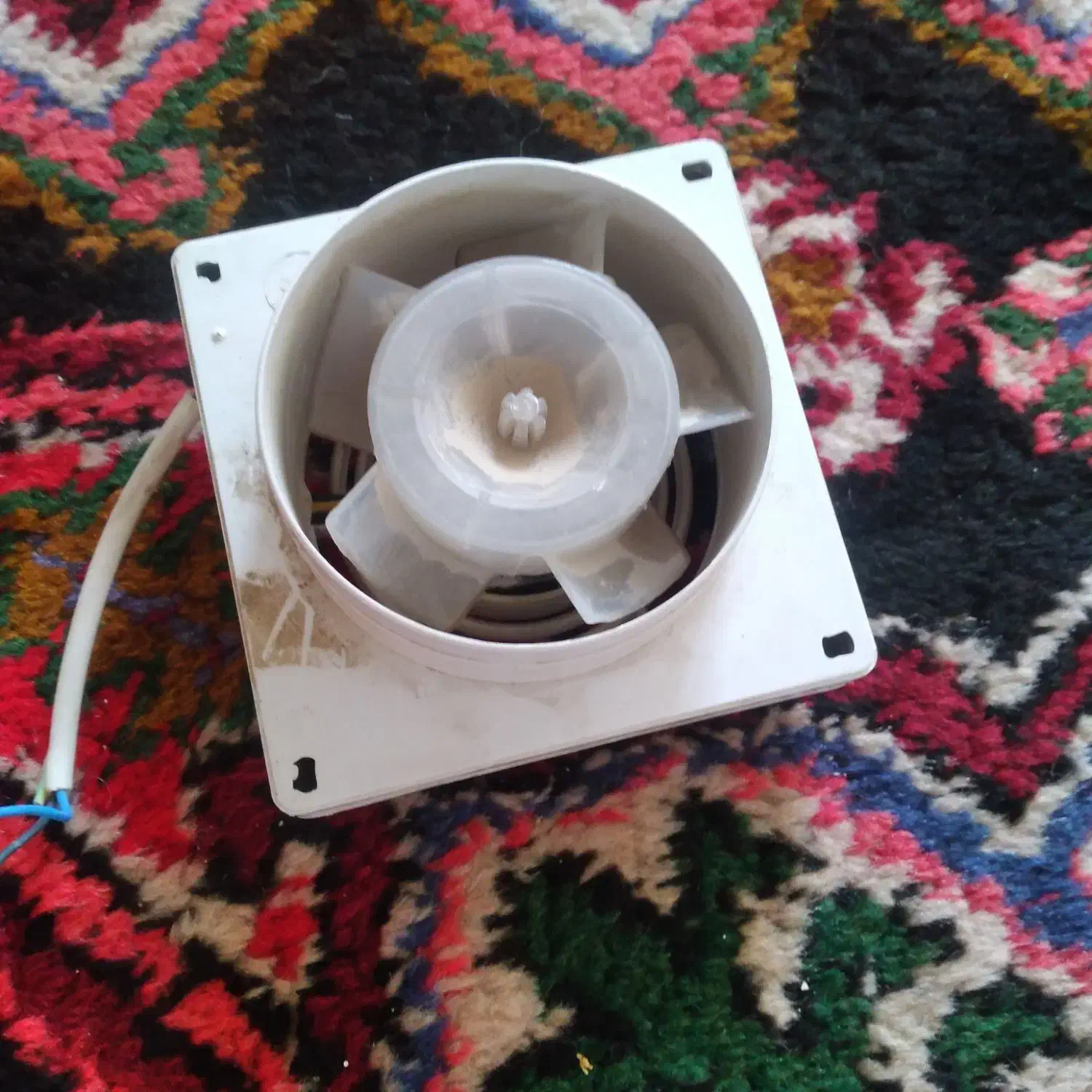 فن کوچک سالم وبدون ایراد|پنکه و تصفیهکنندهٔ هوا|تبریز, |دیوار