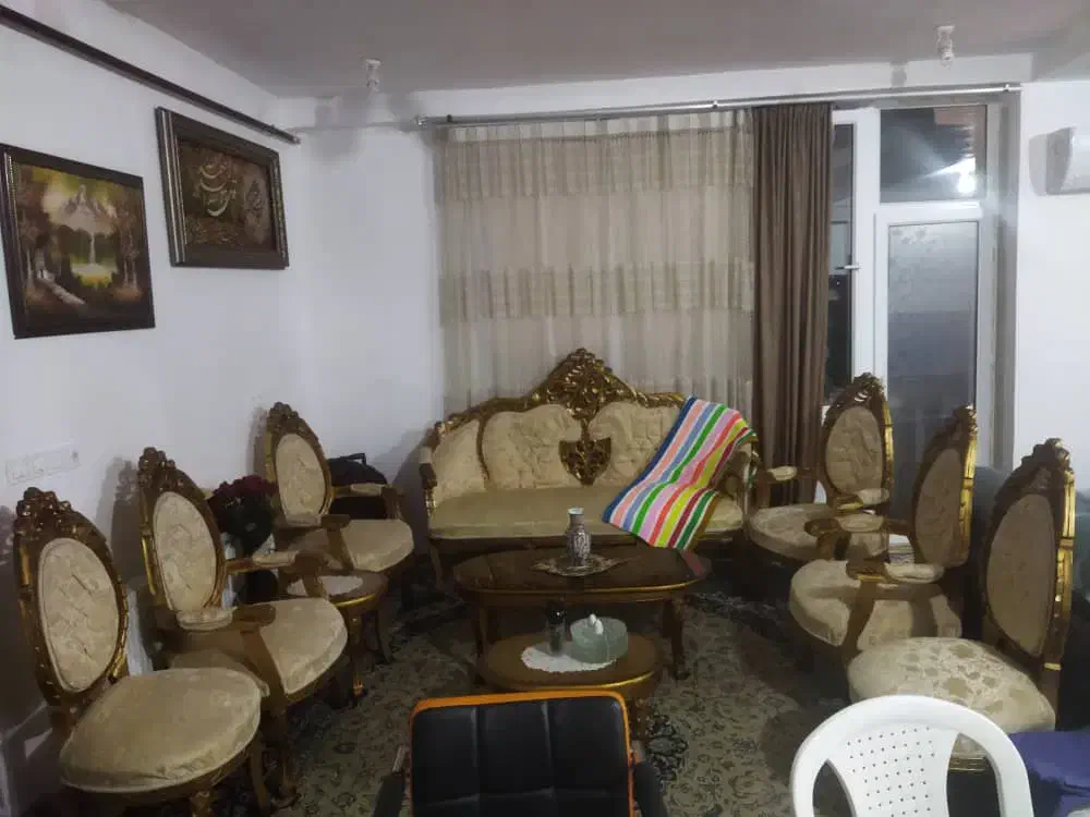 مبل سلطنتی در حد نو بدون شکستگی با چوب راش|مبلمان خانگی و میز عسلی|رودسر, |دیوار