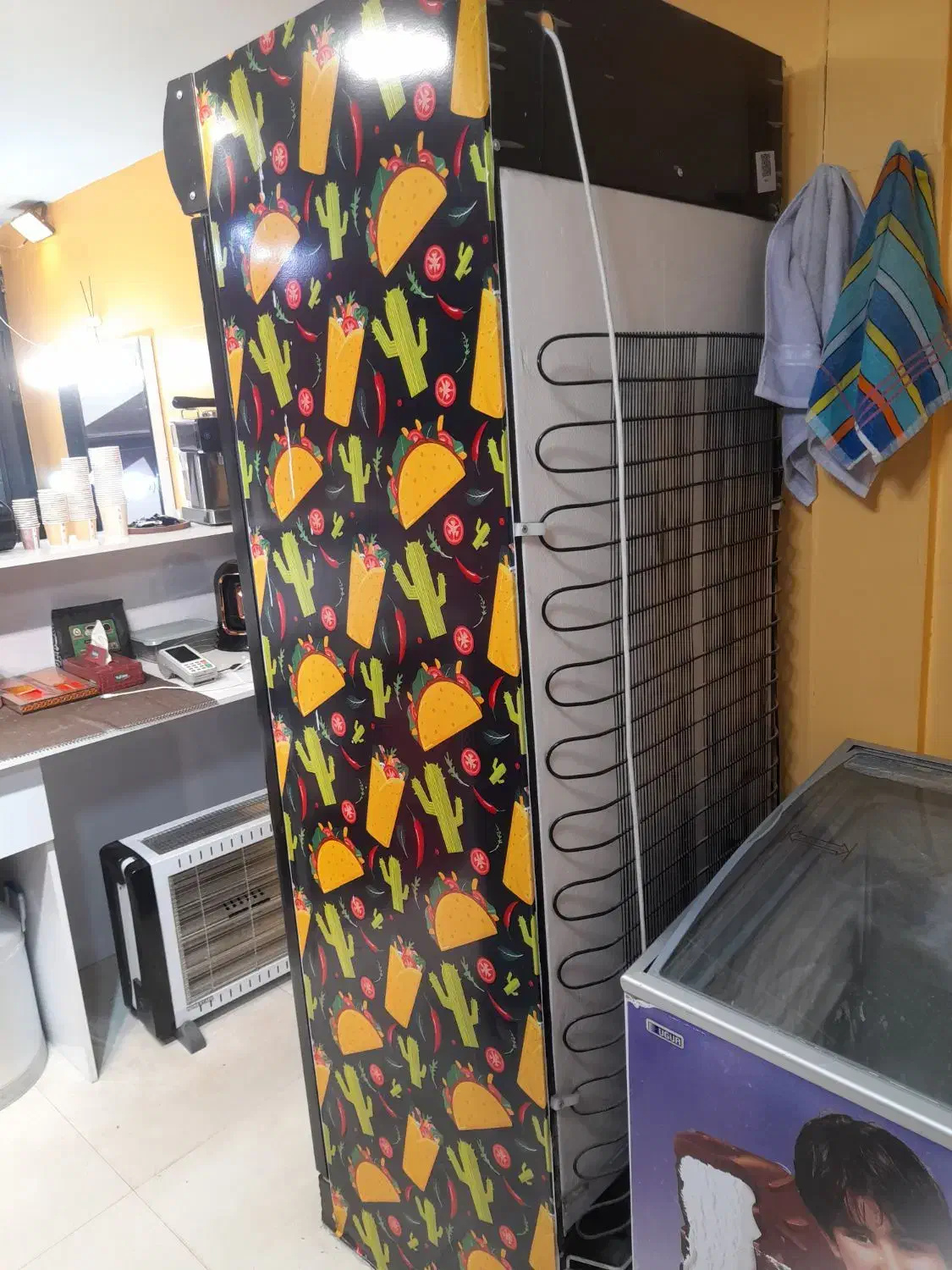 یخچال ایستاده در حد نو داخل مشکی|فروشگاه و مغازه|طرقبه, |دیوار