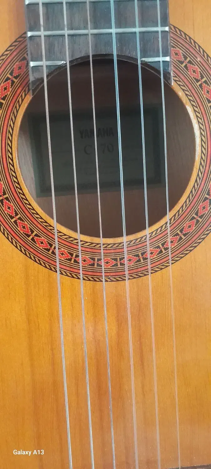 gitar yamaha orginal|گیتار، بیس، امپلیفایر|آبیک, |دیوار