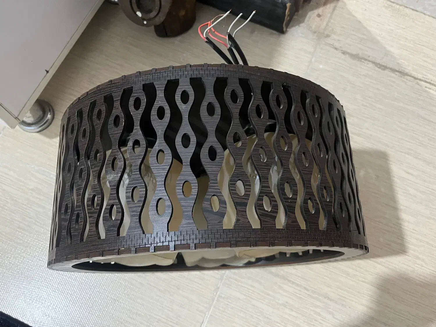 لوستر چوبی|لوستر و چراغ آویز|اهواز, فرهنگ شهر|دیوار