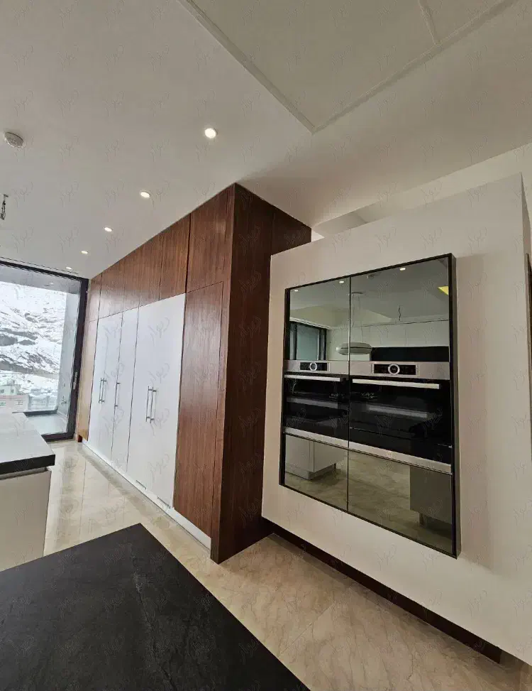 300 متر 3 خواب کلید نخورده زعفرانیه (( طبقه 11 ))