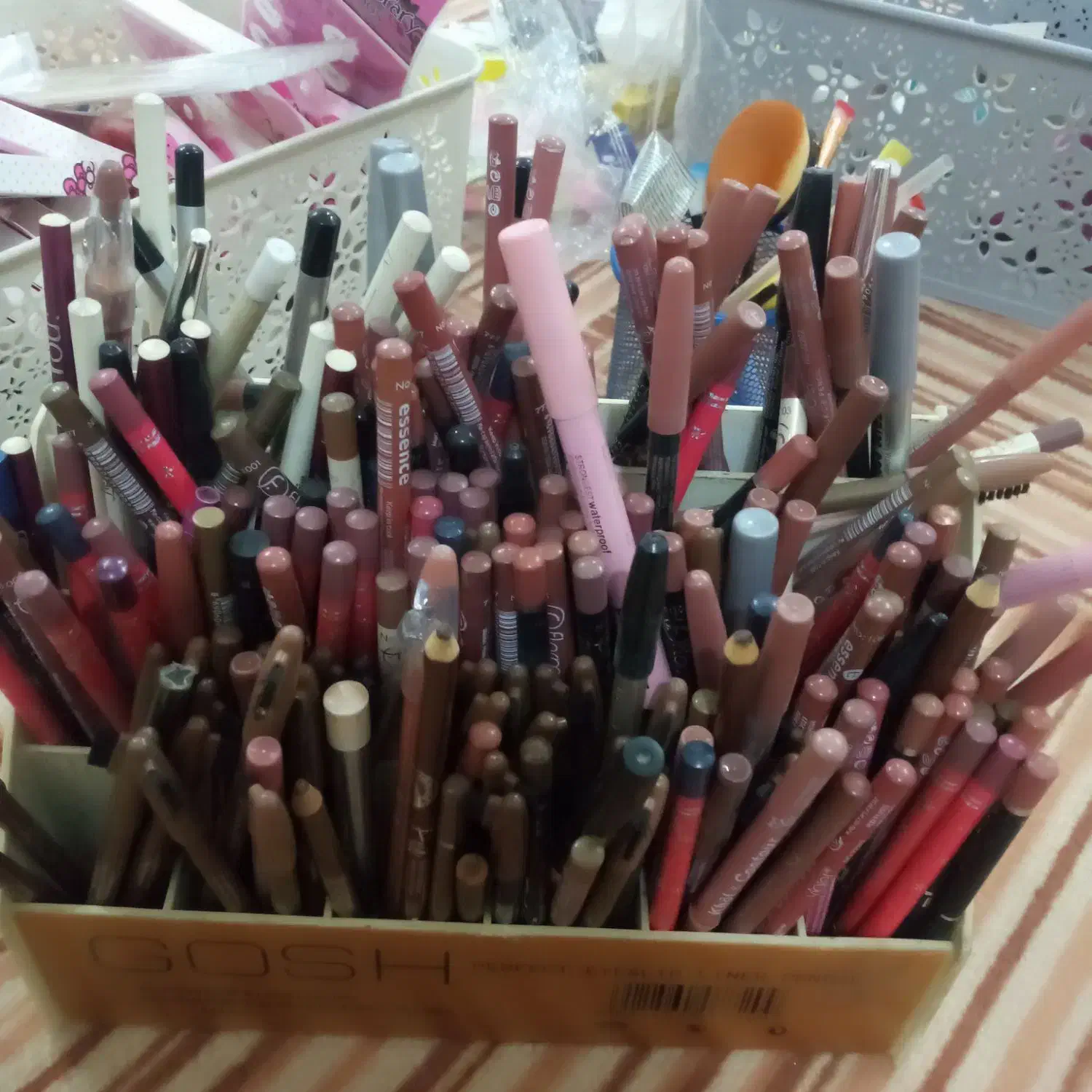 لوازم آرایشی مدادالب مدادابرو کرم پودر پکنیک ب|آرایشی، بهداشتی، درمانی|بندر گناوه, |دیوار