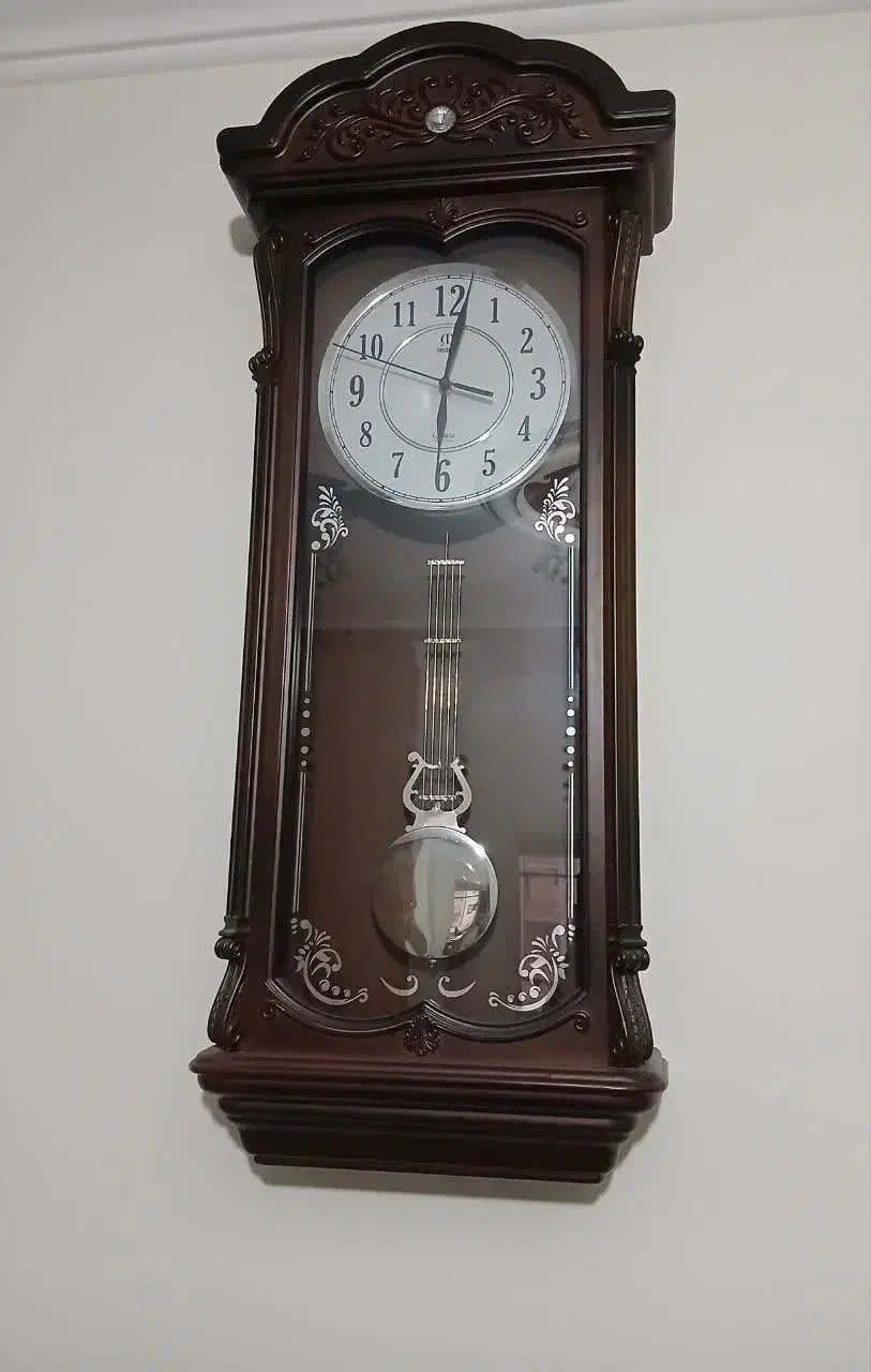 سه عدد ساعت دیواری در مدل های مختلف|ساعت دیواری و تزئینی|بروجرد, |دیوار