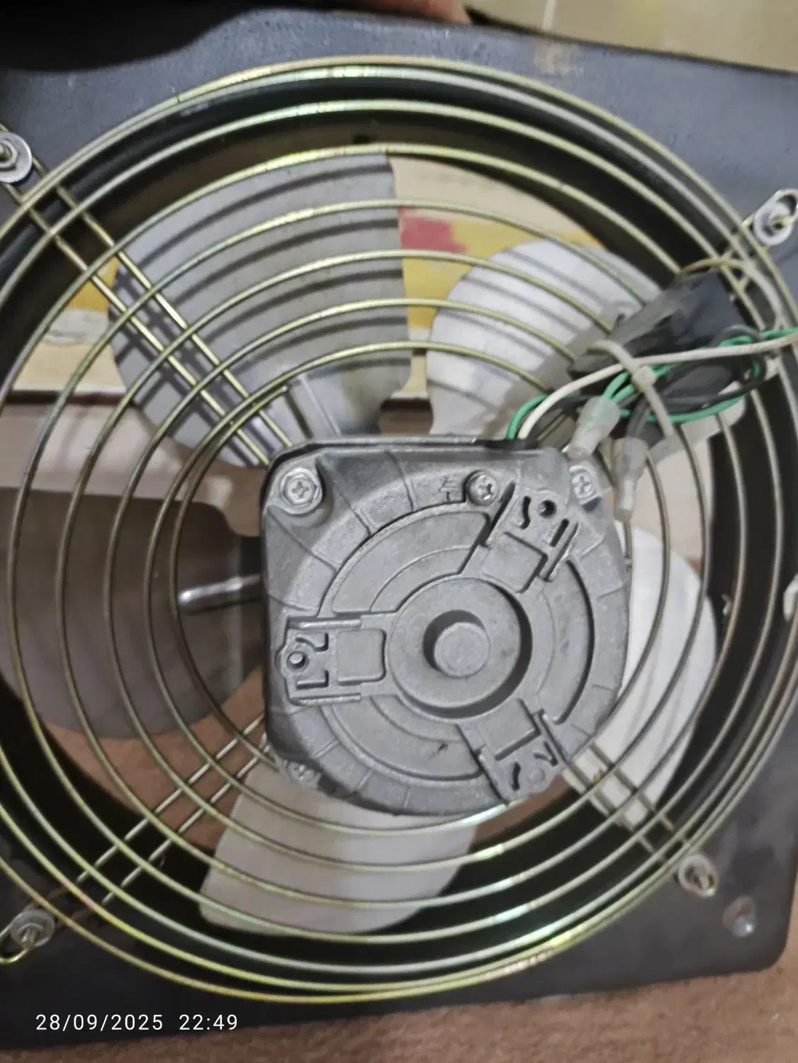 فن هوا|پنکه و تصفیهکنندهٔ هوا|رباطکریم, رباطکریم|دیوار