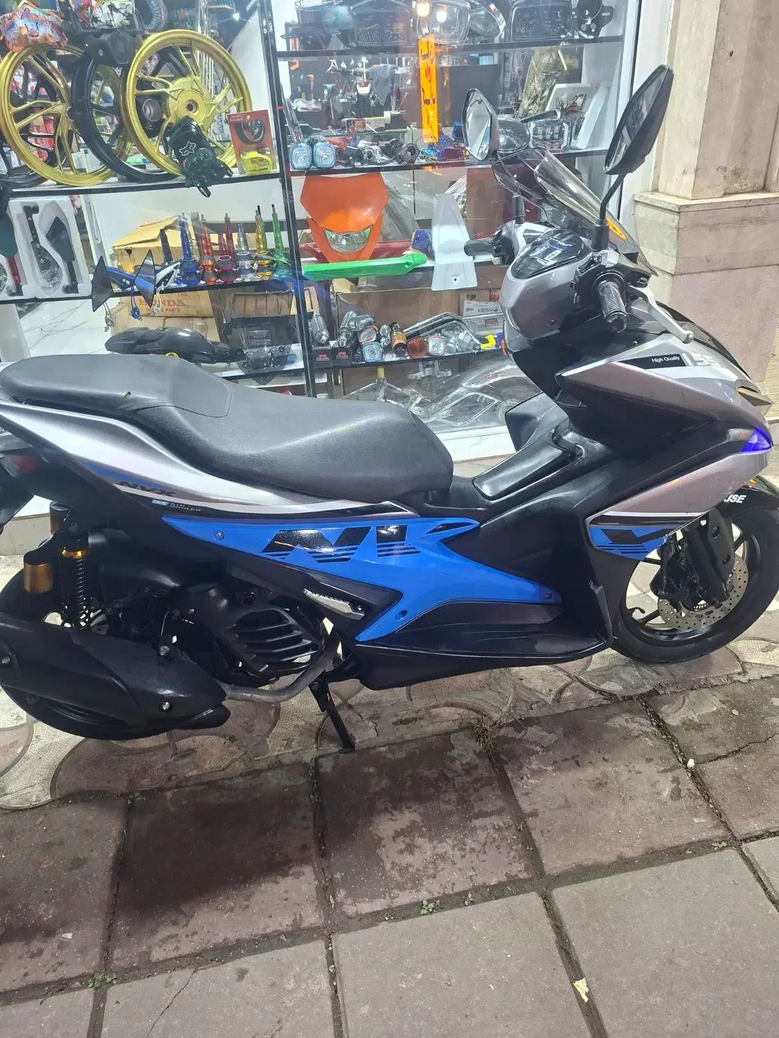 ایروکس nvx مدل ۱۴۰۱ بسیار تمیز کارکرد پایین|موتورسیکلت|رشت, گیل|دیوار