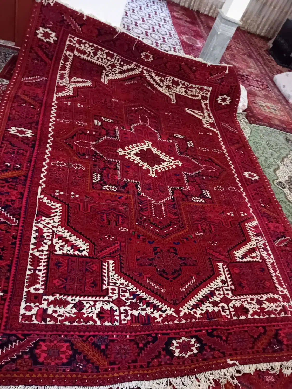 یک فرش ۱۲ متری قدیمی کقالق بافت قدیم هست|فرش|اهر, |دیوار