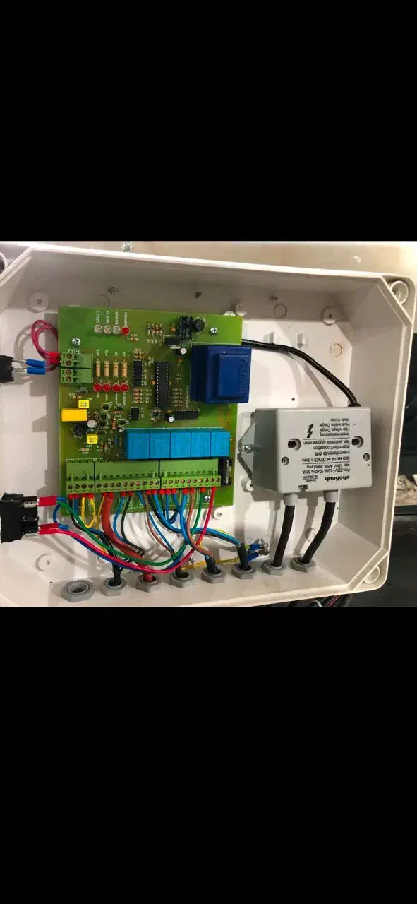 برق صنعتی مونتاژ تابلو و تعمیر هیتر موشکی|خدمات پیشه و مهارت|گنبد کاووس, |دیوار