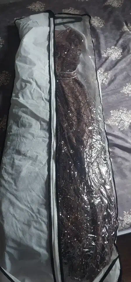 لباس مجلسی|لباس|صومعهسرا, |دیوار