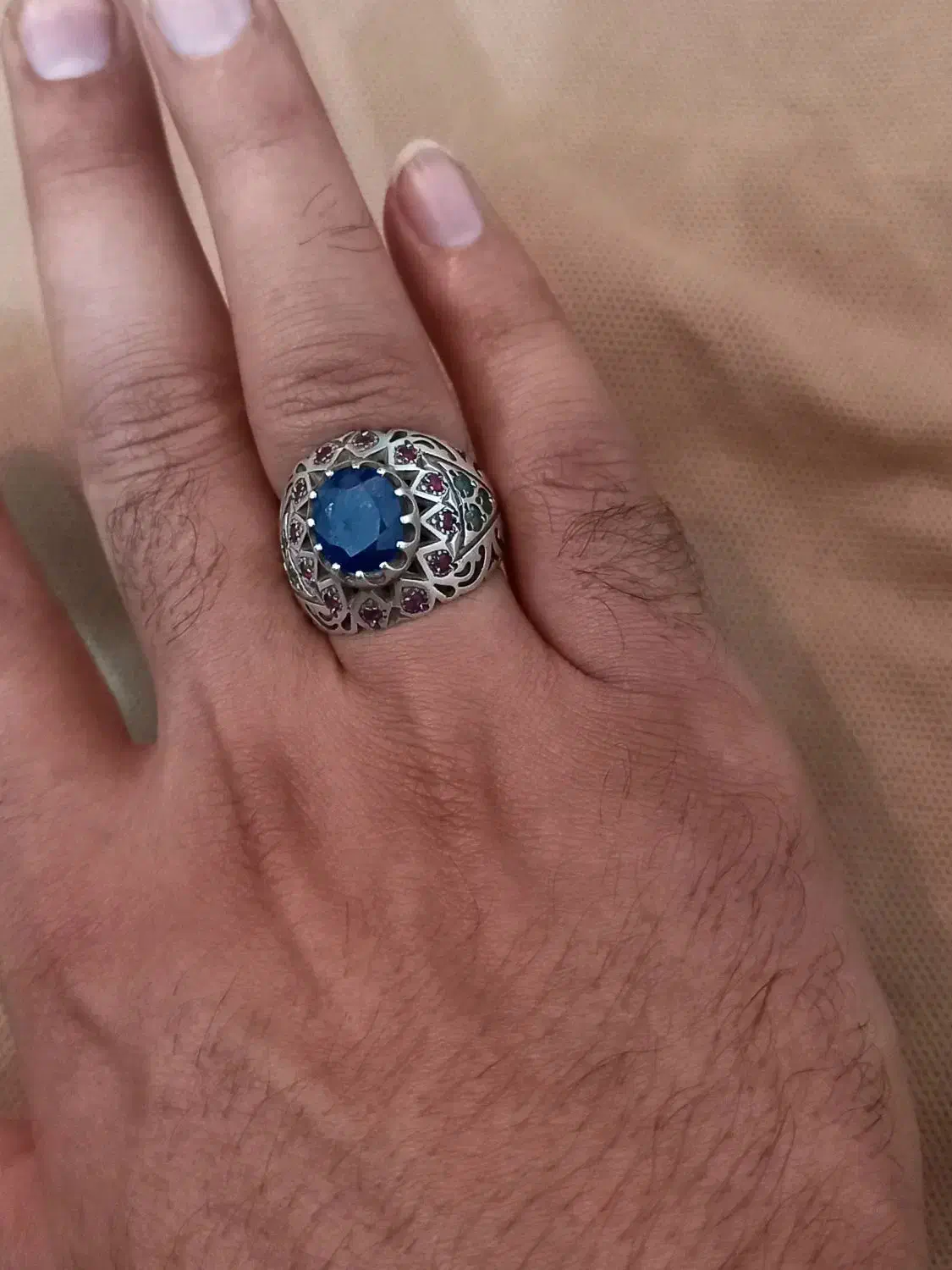 یاقوت کبود|جواهرات|زاهدان, |دیوار