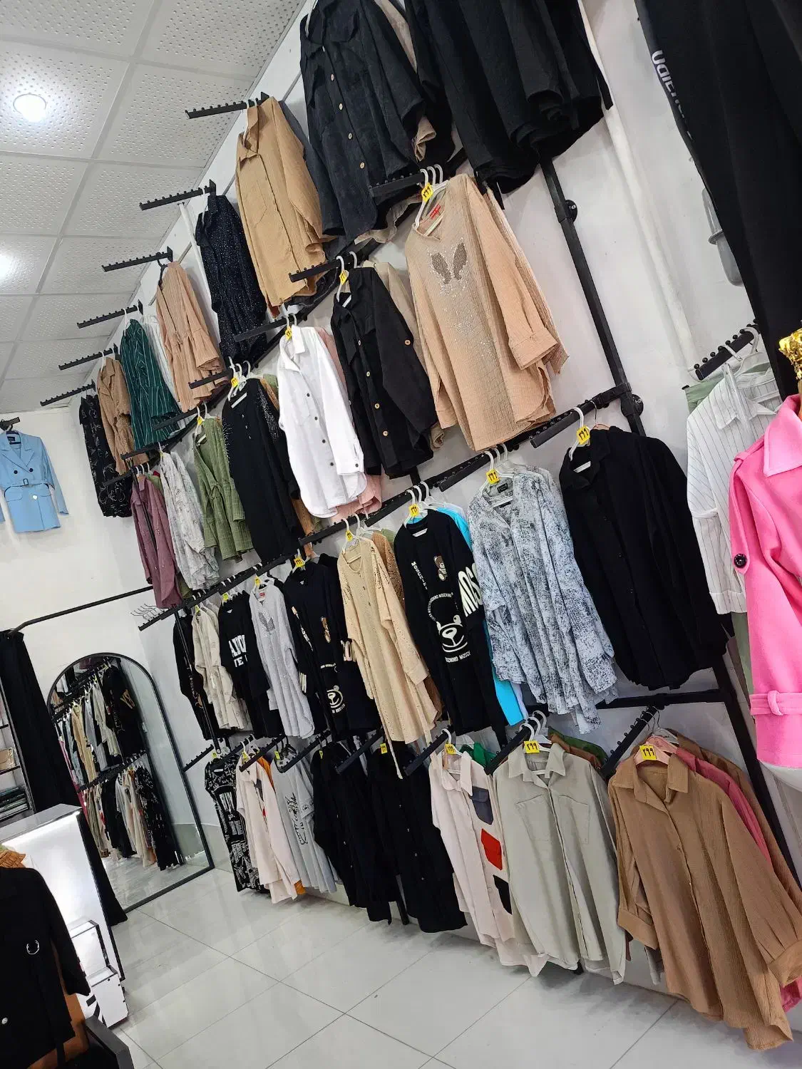 واگذاری و فروش مغازه زنانه|اجارهٔ مغازه و غرفه|دهگلان, |دیوار