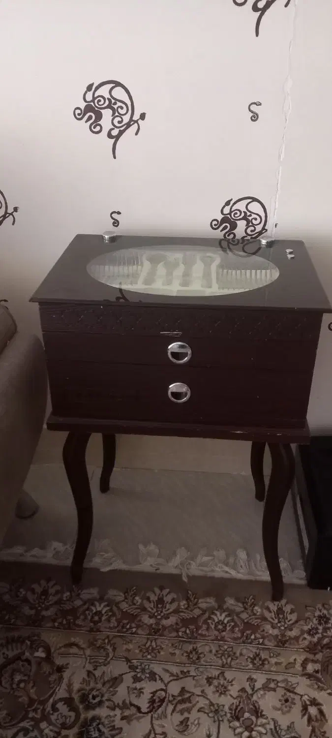 بوفه و آیینه و شمعدان و کنسول قاشق|بوفه، ویترین، کنسول|بیرجند, |دیوار