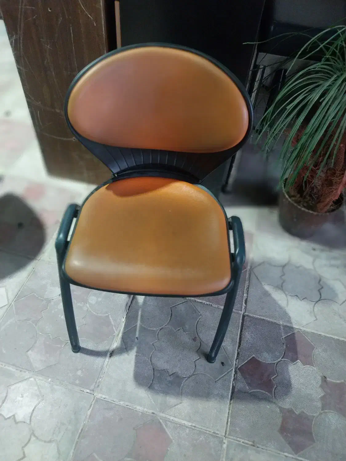 صندلی دست دو|صندلی و نیمکت|میاندوآب, |دیوار