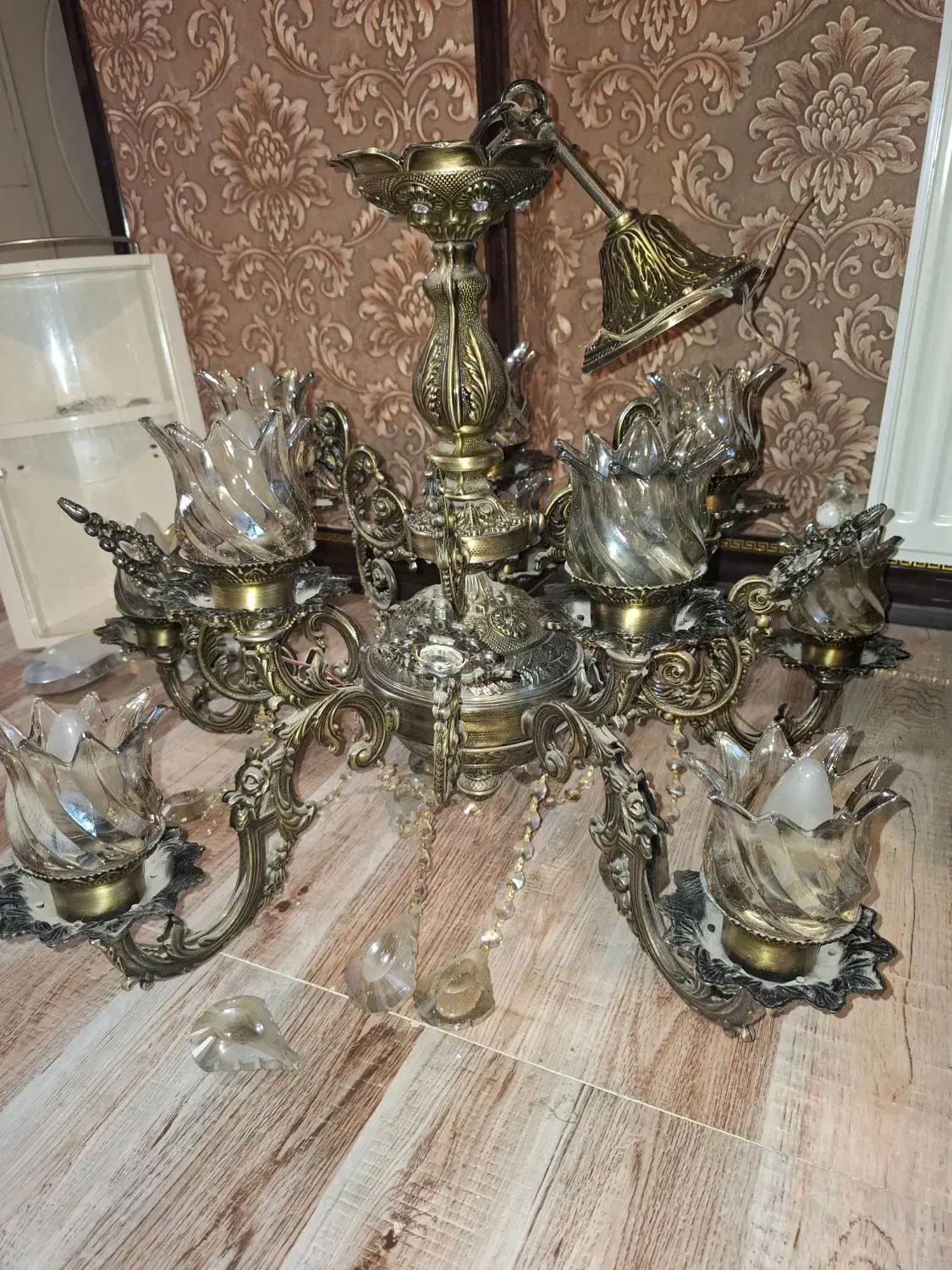 لوستر ۱۰شعله|لوستر و چراغ آویز|شاهین‌شهر, عطار|دیوار