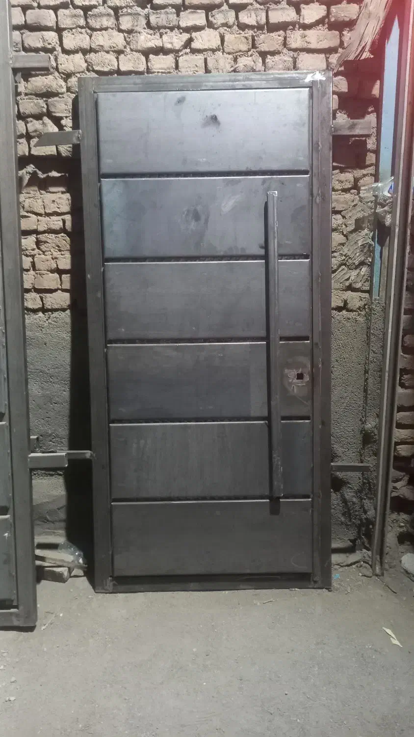 درب سنگین آهن آهنی حیاط حیاطی خانه|مصالح و تجهیزات ساختمان|تربت جام, جامرود|دیوار