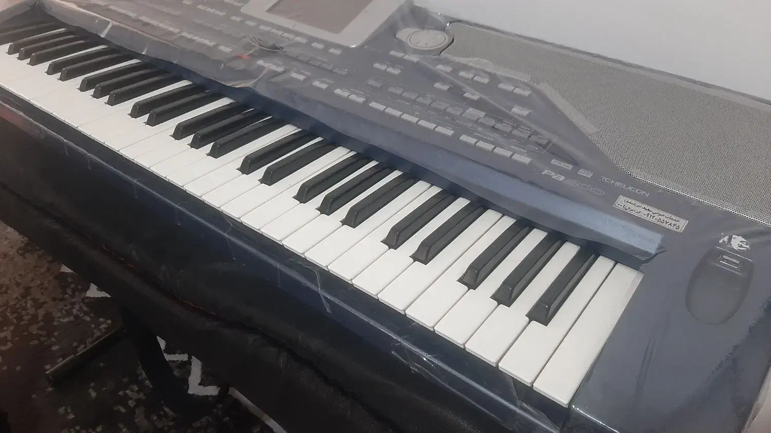 ارگ پیا ۸۰۰ سالم|پیانو، کیبورد، آکاردئون|پرند, فاز ۶|دیوار