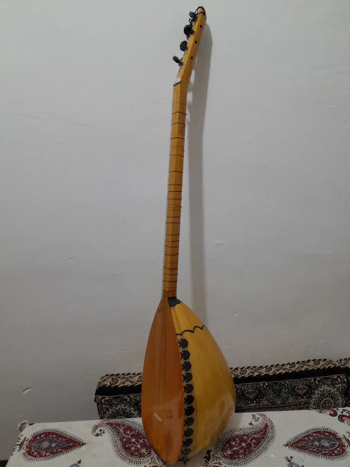 ساز دیوان|سازهای سنتی|سنندج, |دیوار