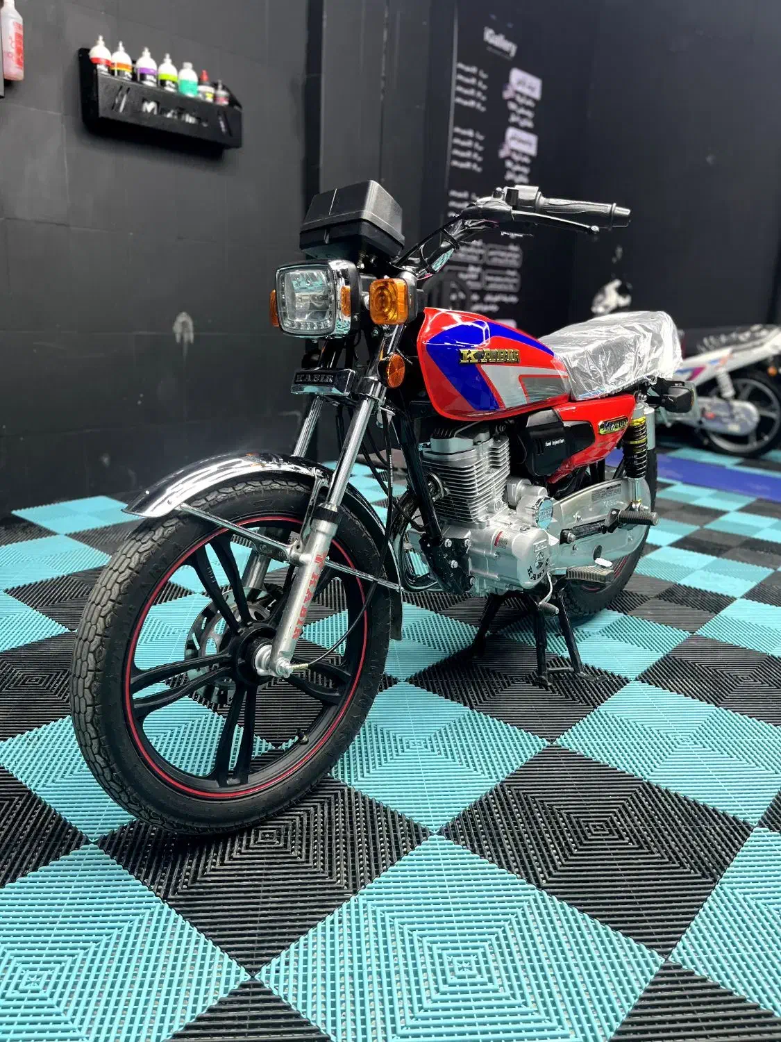 کبیر1404در خشک|موتورسیکلت|گنبد کاووس, |دیوار