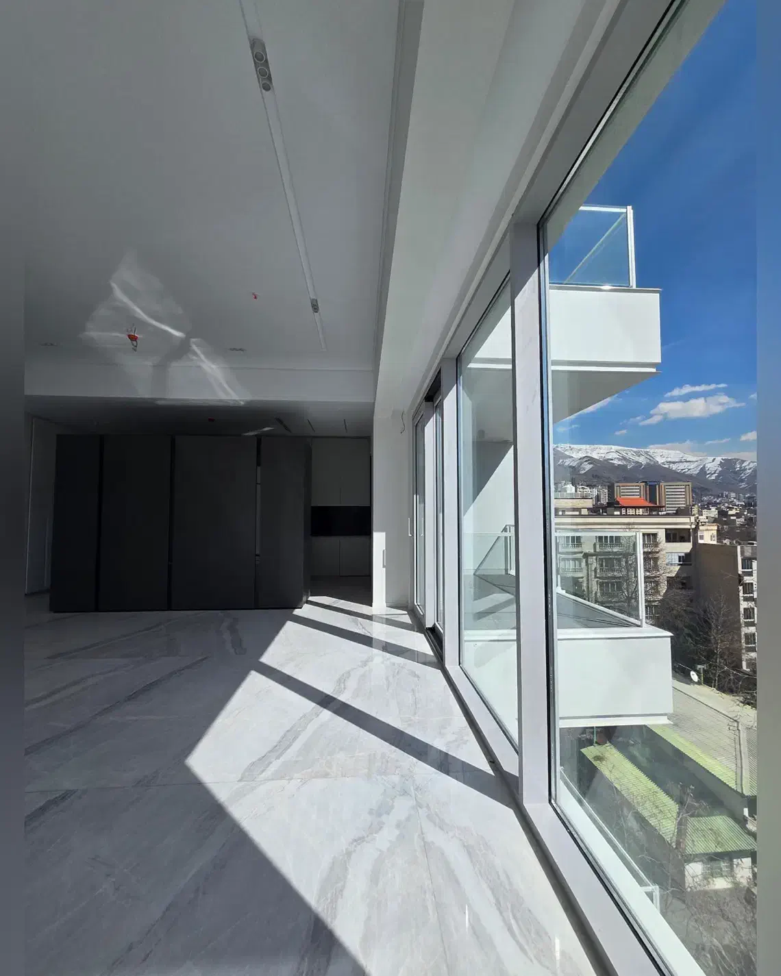 ۳۳۰متر مدرن ط۱۵ ویو ابدی ، تراس بزرگ ، مشاعات فول