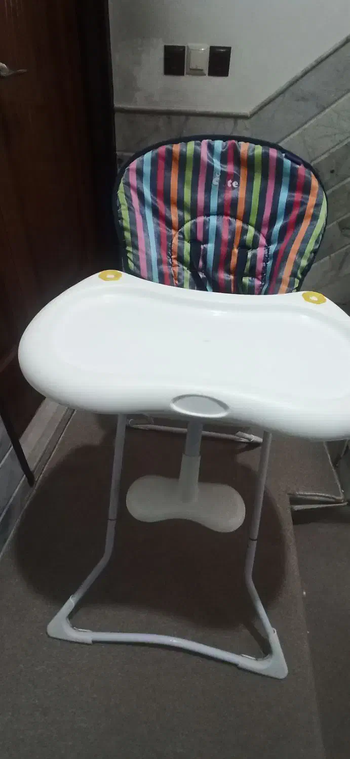 صندلی غذا خوری کودک|تخت و صندلی بچه|کاشان, سلطان امیر احمد|دیوار