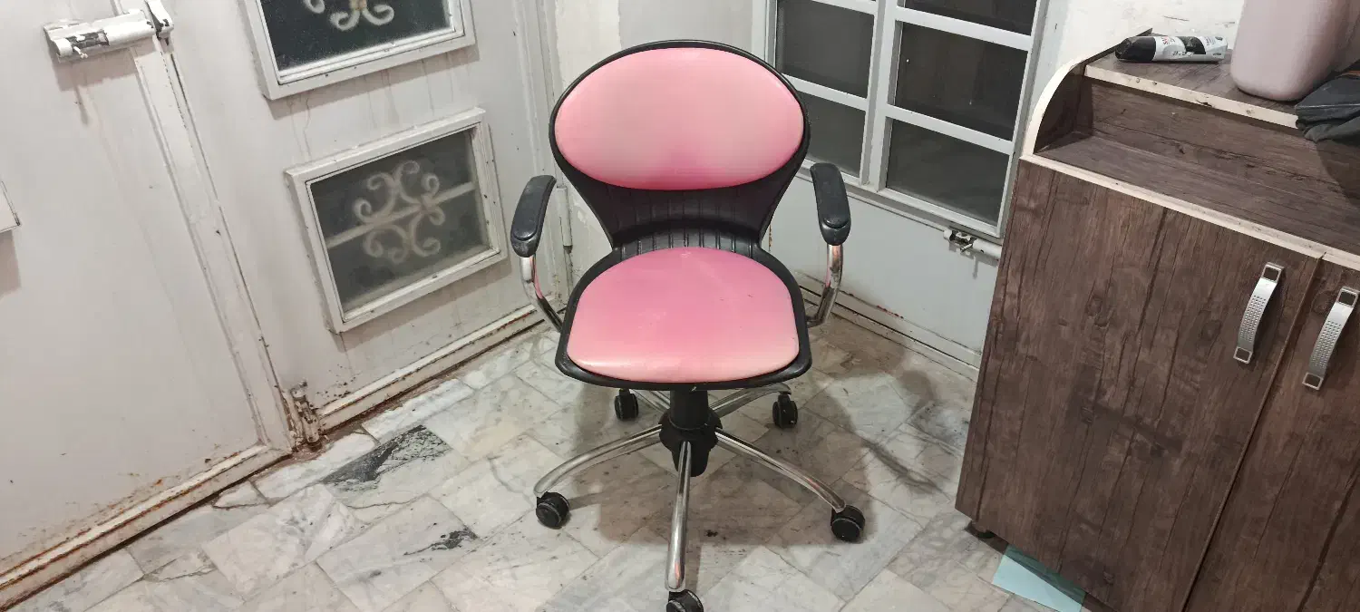 صندلی چرخ دار|صندلی و نیمکت|ارومیه, |دیوار