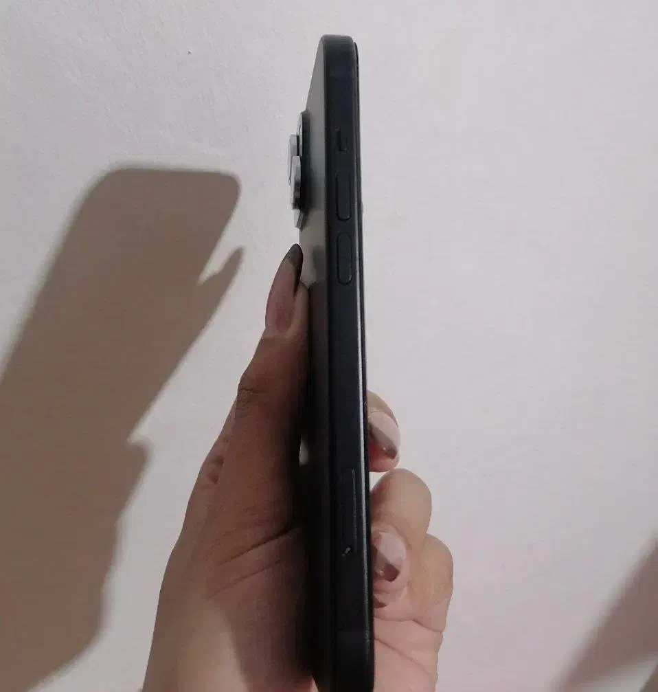 ایفون ۱۵ نرمال ۲۵۶ گیگ به صرفه تر از ایفون ۱۶|موبایل|بندر انزلی, سید آسیه|دیوار