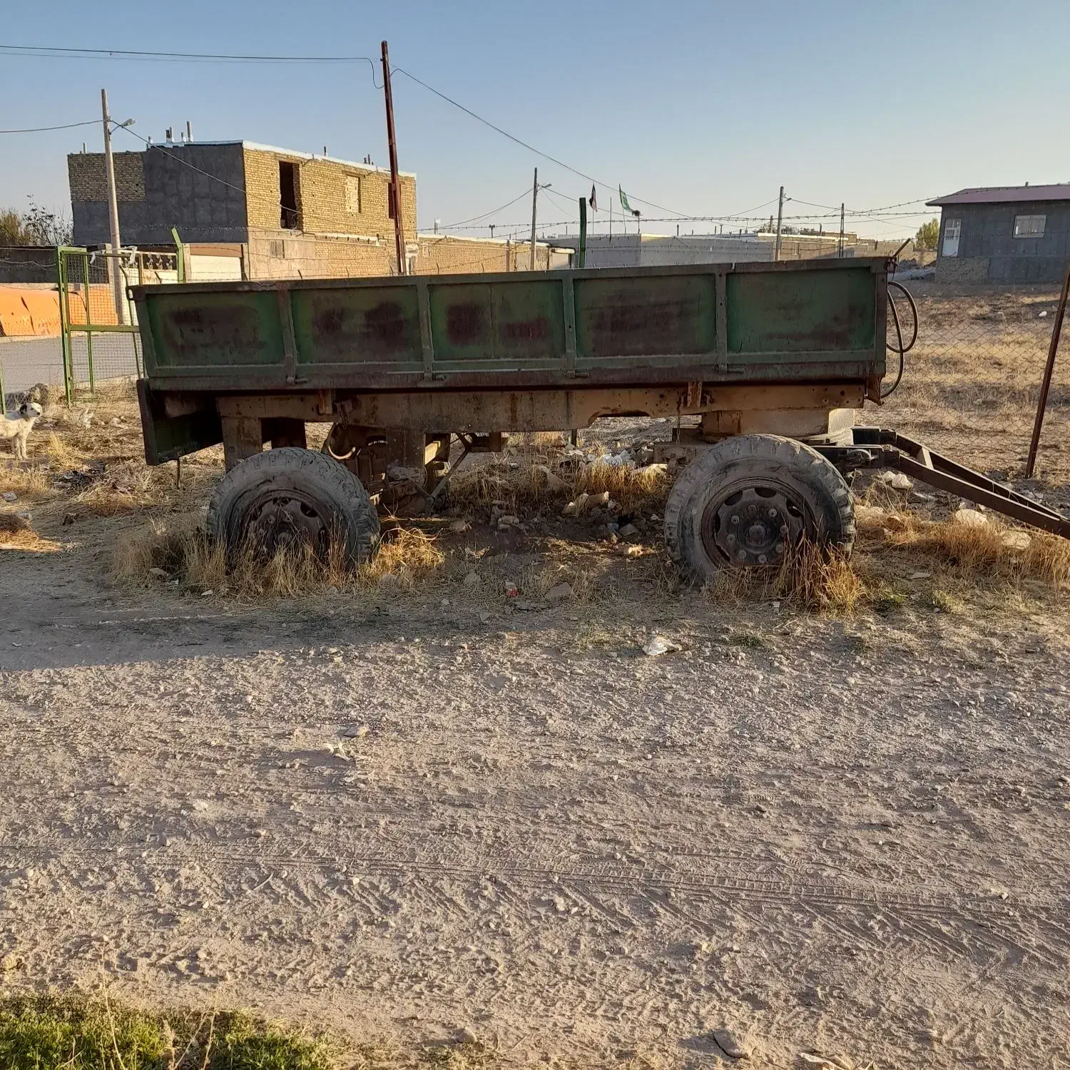 تریلی|ماشین‌آلات صنعتی|قیدار, |دیوار