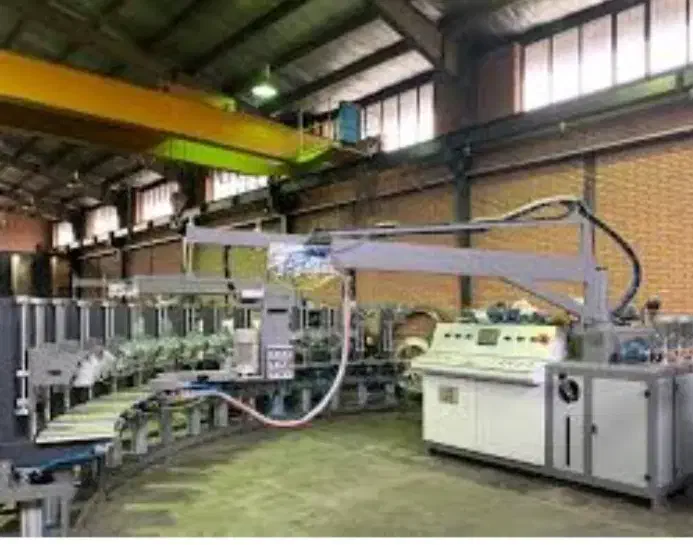 نیرو آقا خانم برای کارخانه دمپایی پی یو|استخدام صنعتی، فنی، مهندسی|قم, خداکرم|دیوار