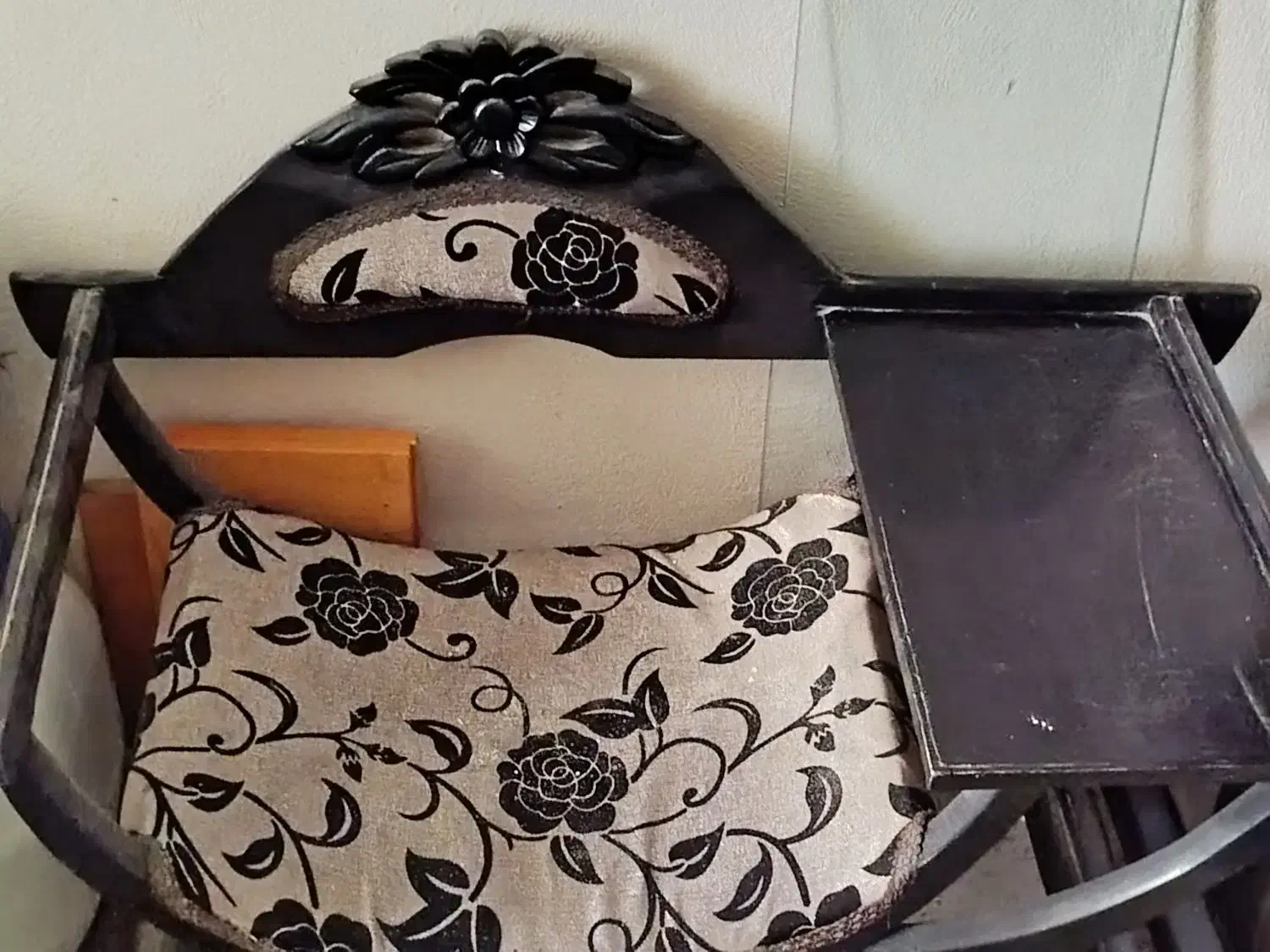 میز چوبی|میز و صندلی غذاخوری|خرم‌آباد, |دیوار