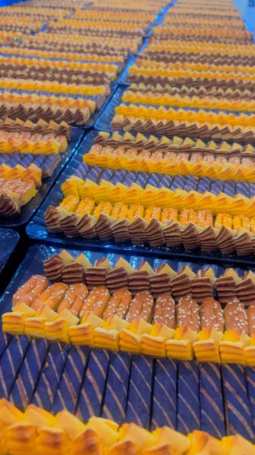 نیروی خانم قنادی تولیدی شیرینی|استخدام خدمات فروشگاه و رستوران|اصفهان, لاله|دیوار