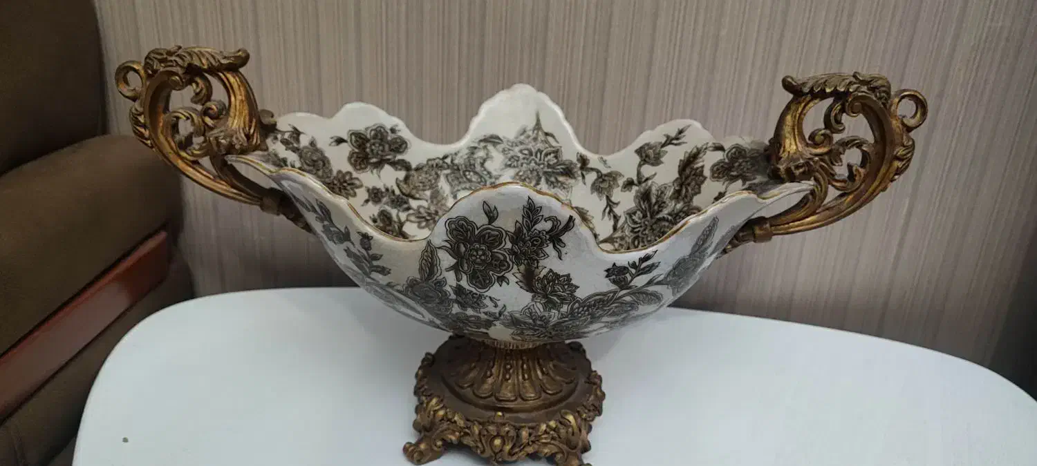 حراج تعدادی ظرف ظروف ورق بزنید|ظروف سرو و پذیرایی|کرج, کوی زنبق|دیوار