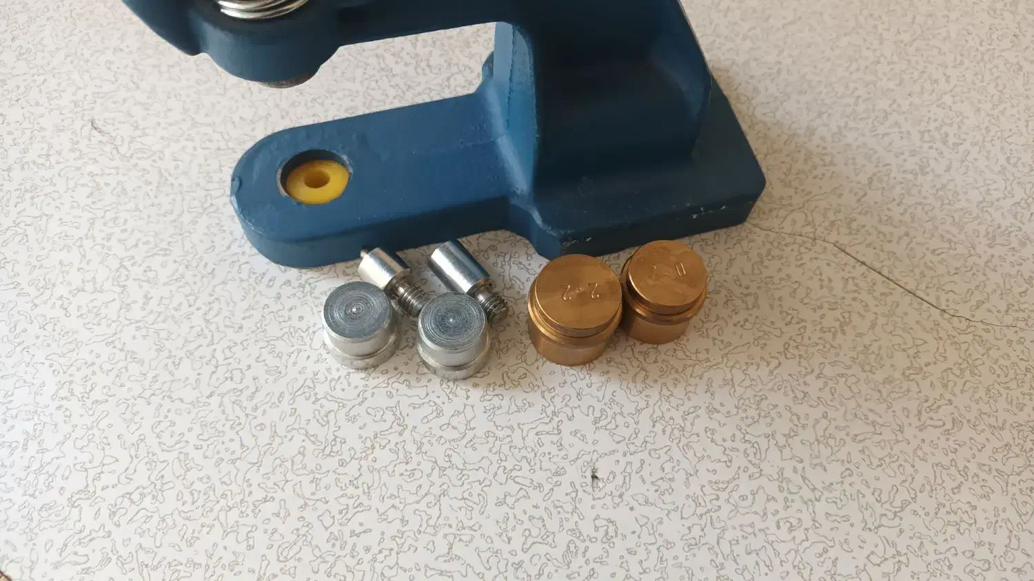 دکمه زن فروشی|لوازم خیاطی و بافتنی|پاکدشت, پاکدشت (مامازند)|دیوار