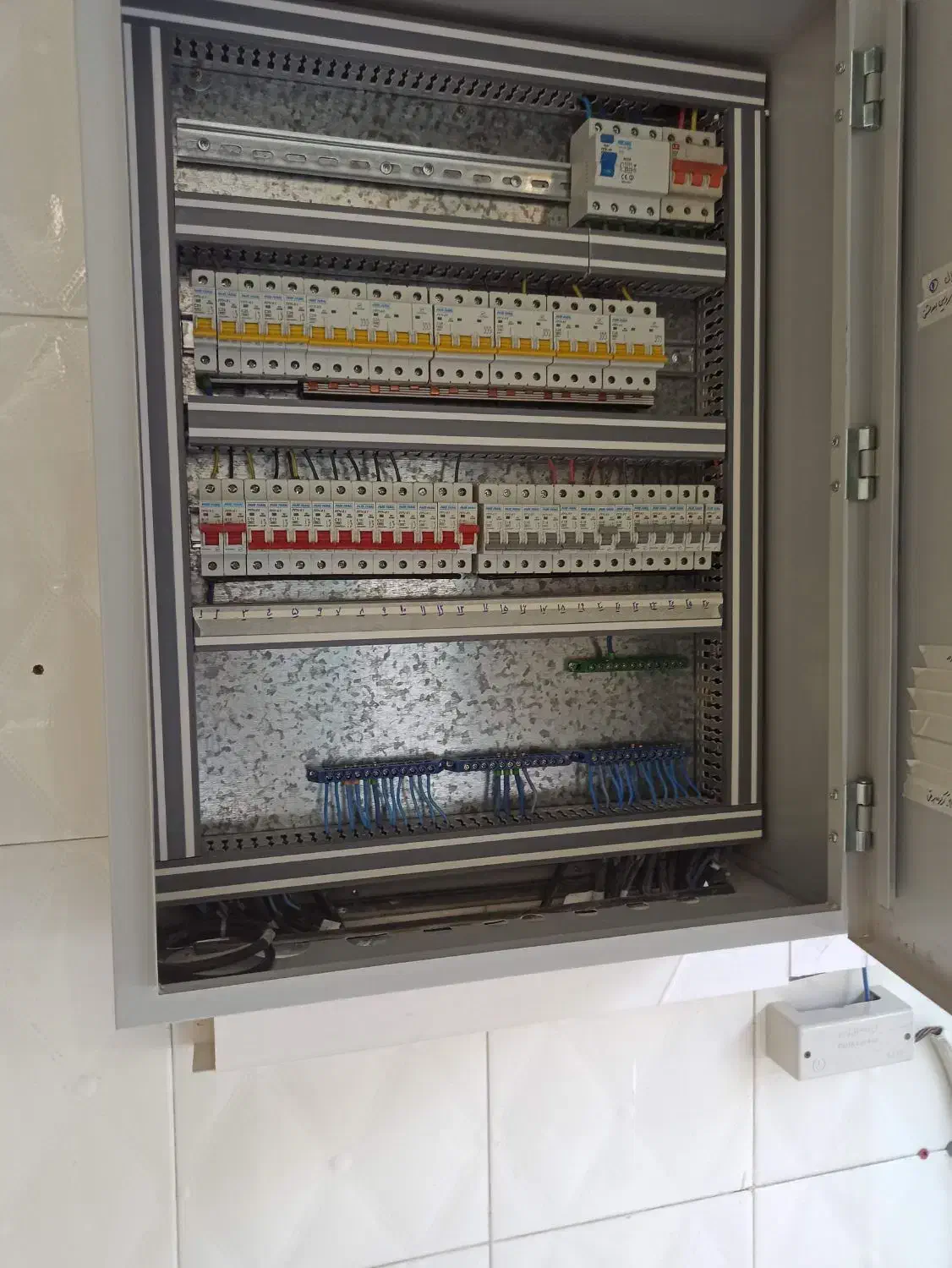 برق صنعتی و ساختمانی تضمینی مظاهری|خدمات پیشه و مهارت|مشهد, فرهنگ|دیوار