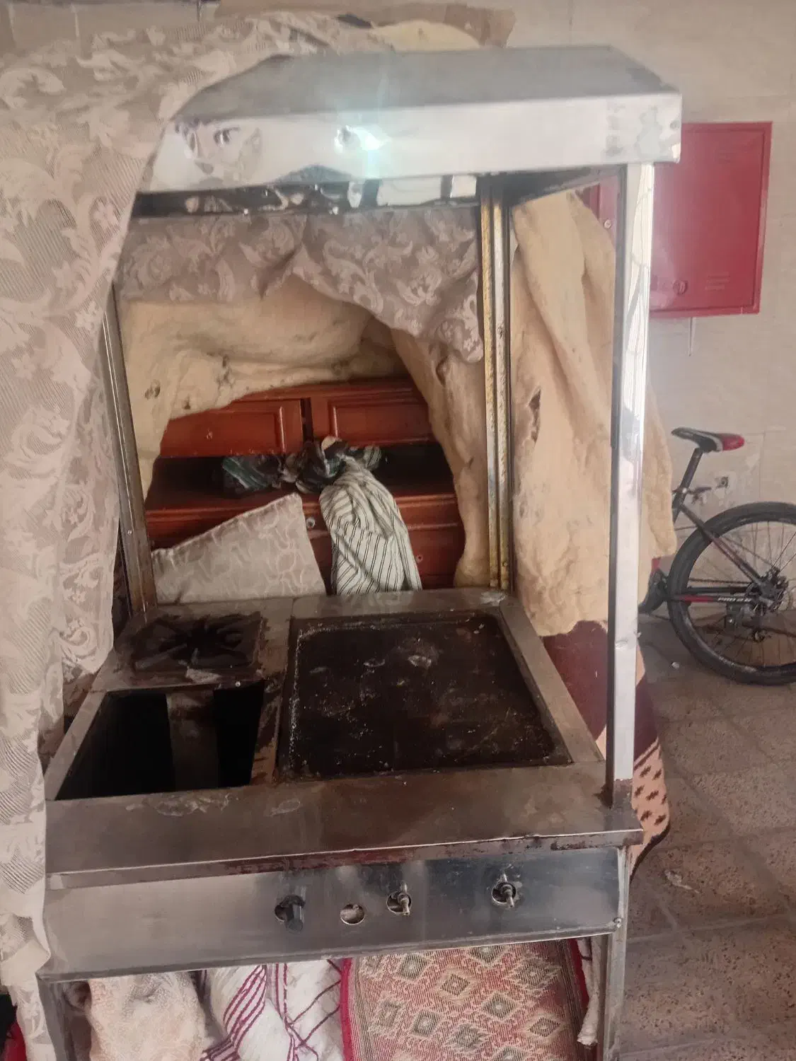 فر ساندویچی کلا یک ماه استفاده شده تمیز|کافیشاپ و رستوران|اردبیل, |دیوار