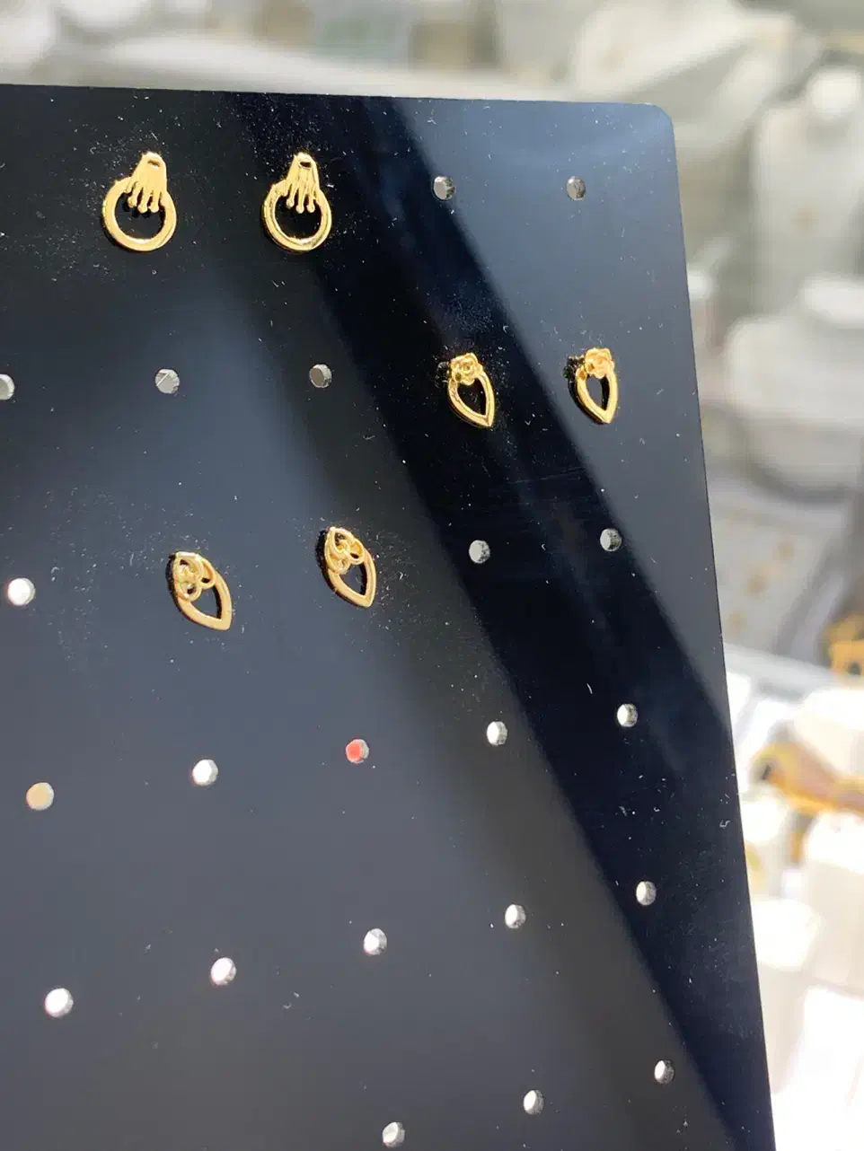 گوشوار میخی|جواهرات|رشت, بازار|دیوار