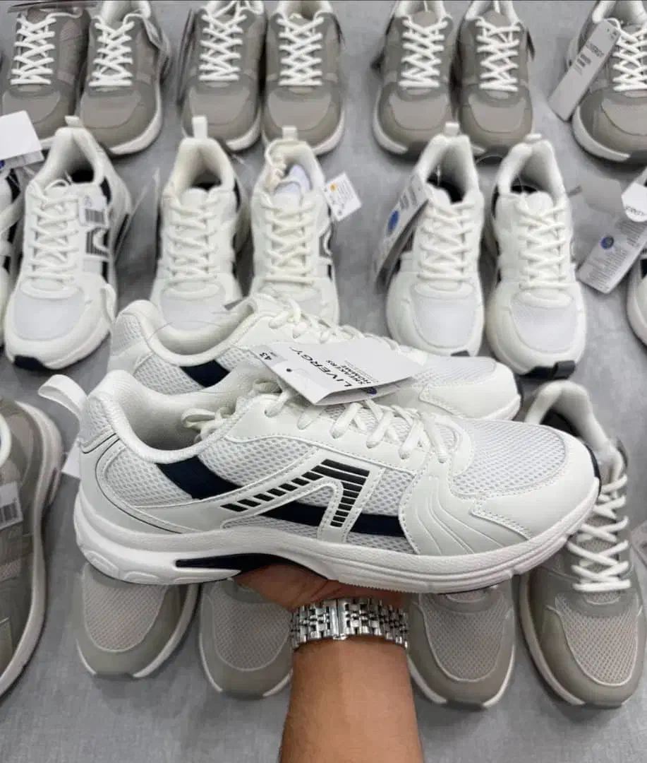 کتونی وارداتی برند لیورجی (آلمانی)|کیف، کفش، کمربند|پردیس, فاز ۳|دیوار